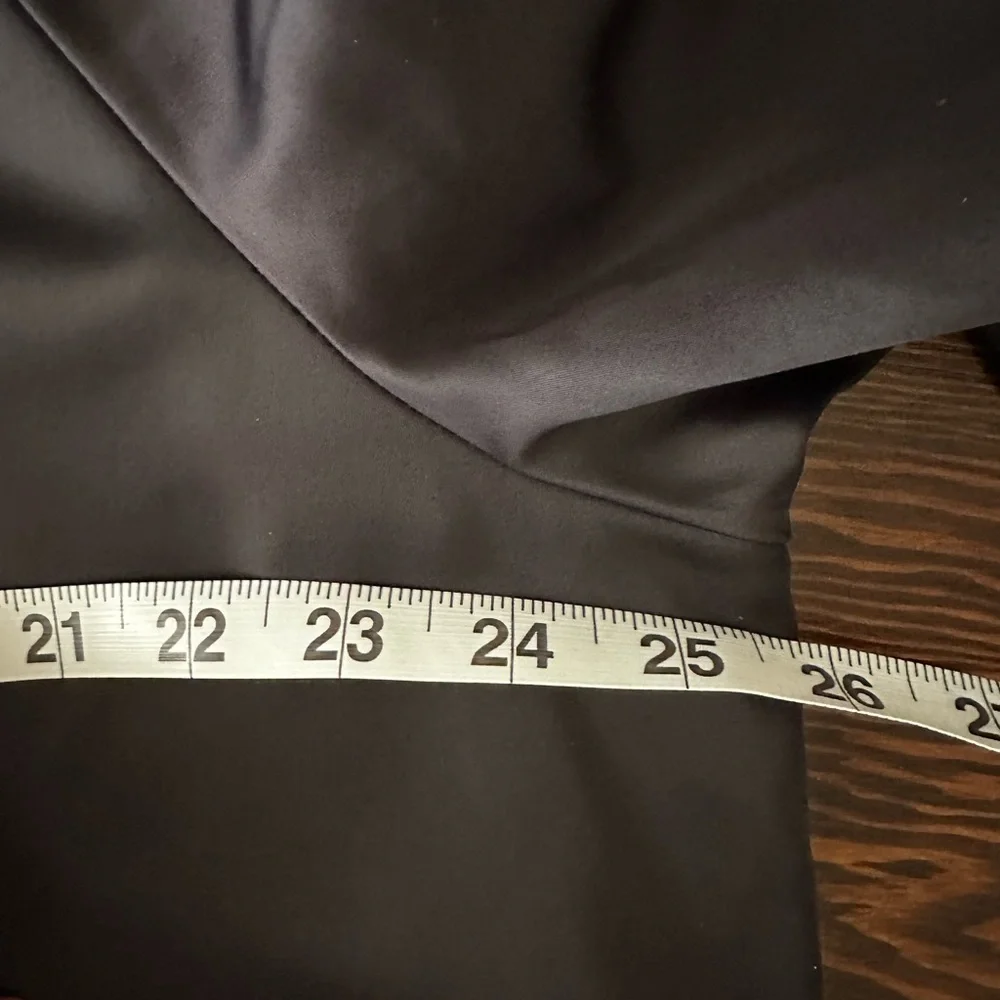 H&M men’s satin bomber with embroidered back design - Picture 6 of 6